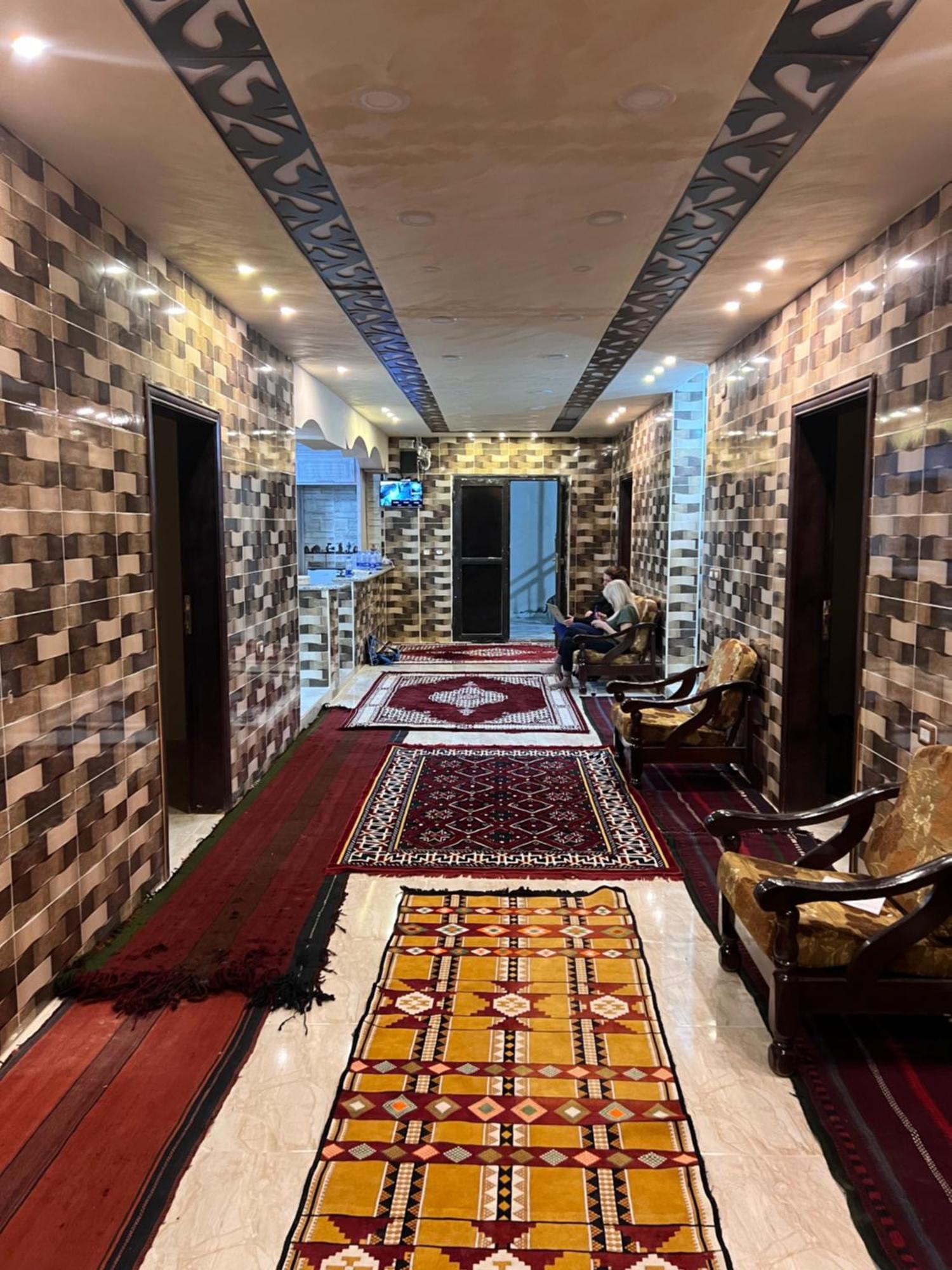 Indiana Jones Home Stay Petra Bagian luar foto